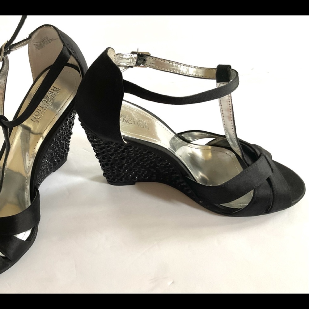 Kenneth Cole Reaction black shoes, size 7. Never used.